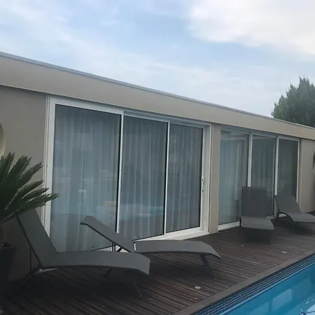Cosy Avec Piscine Partagee