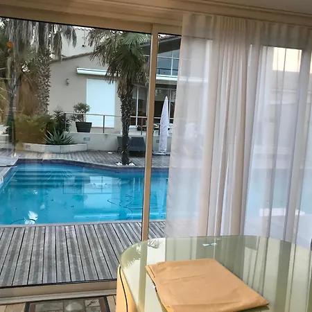 Vakantiehuis Cosy Avec Piscine Partagee