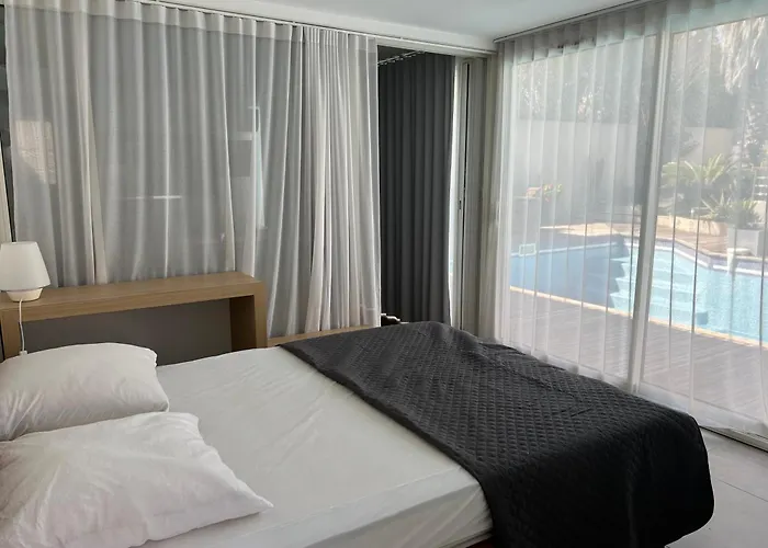 Cosy Avec Piscine Partagee *